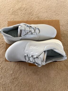 NWT Wm’s 10M Ryka Recovery Light Gray Slip-On Mesh Sneakers